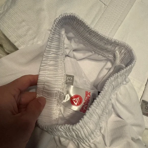 Youth 3 Gracie Barra Atleta Gi - Picture 4 of 5